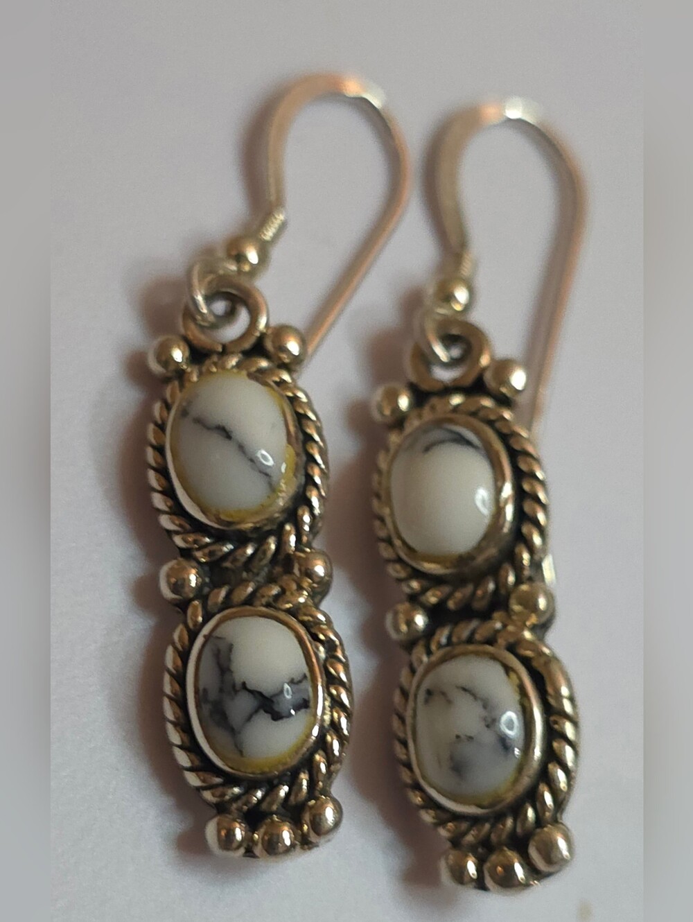 NATIVE AMERICAN WHITE BUFFALO, STERLING SILVER 925 DESIGNER EARRINGS